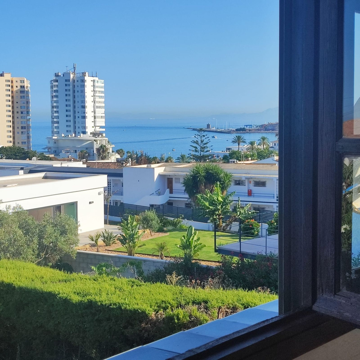 Se vende Pareada de 6 dormitorios en Costa Del Sol, Cadiz, España