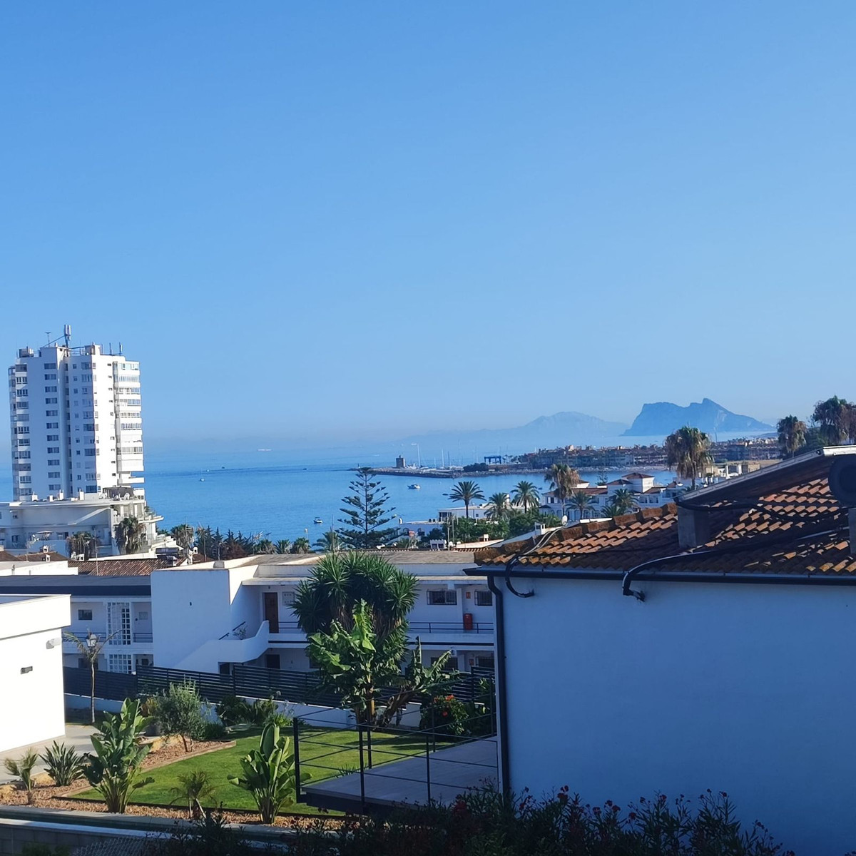 Se vende Pareada de 6 dormitorios en Costa Del Sol, Cadiz, España