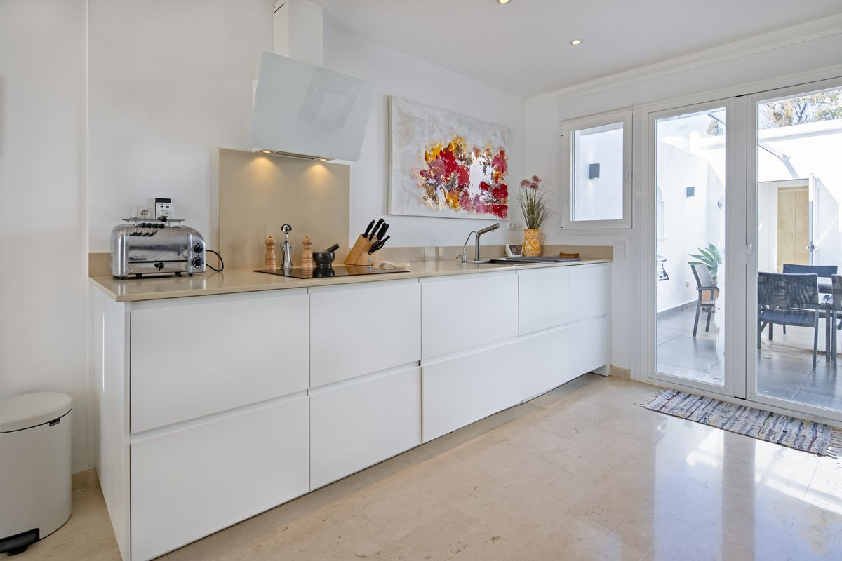 4 Bed Townhouse for sale in Nueva Andalucía Costa Del Sol, Málaga, Spain