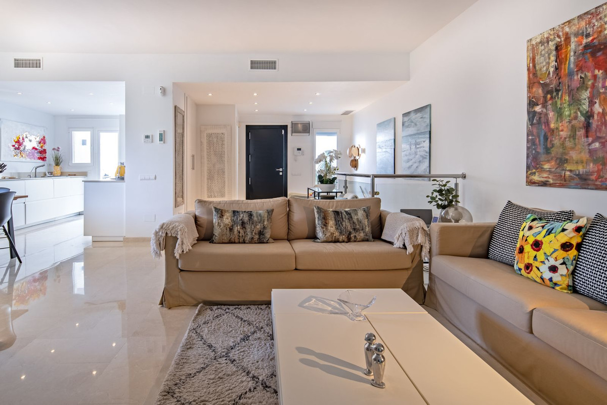 4 Bed Townhouse for sale in Nueva Andalucía Costa Del Sol, Málaga, Spain