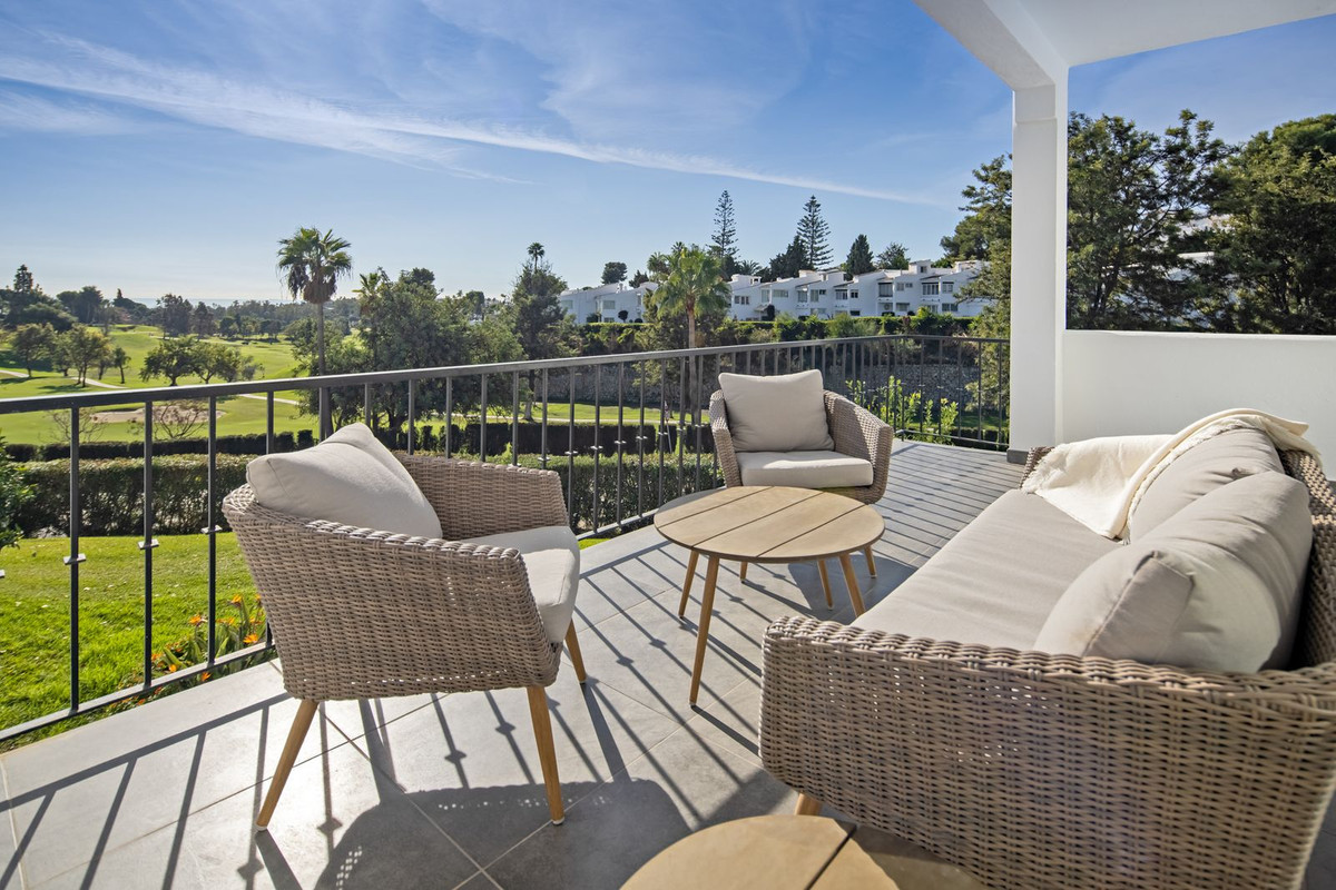 4 Bed Townhouse for sale in Nueva Andalucía Costa Del Sol, Málaga, Spain
