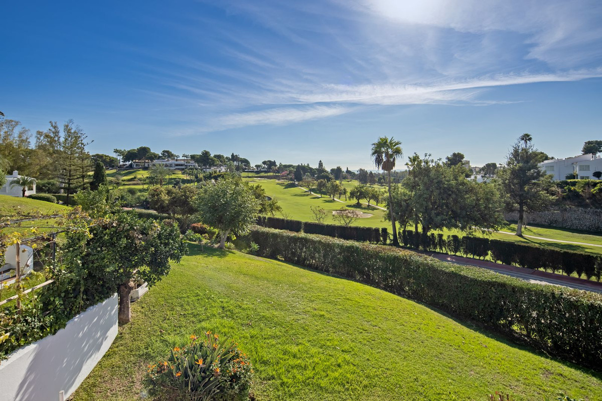 4 Bed Townhouse for sale in Nueva Andalucía Costa Del Sol, Málaga, Spain