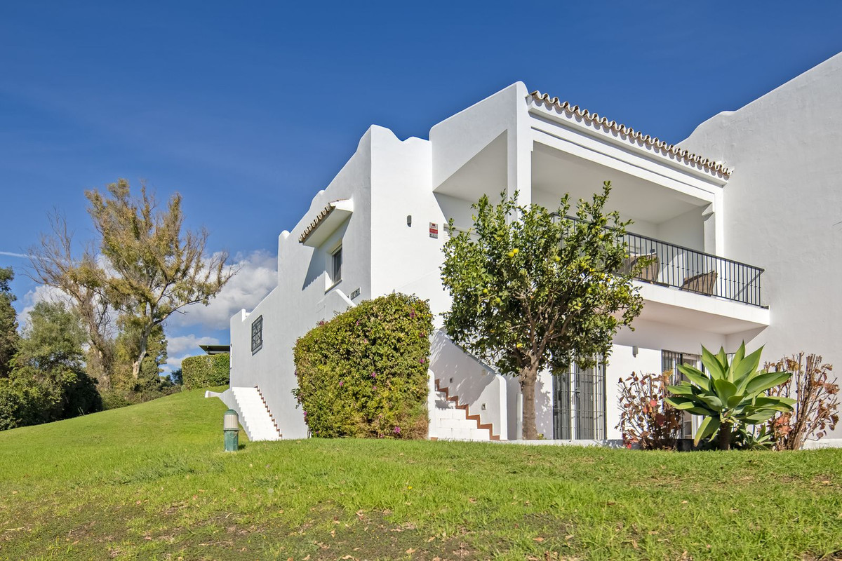 4 Bed Townhouse for sale in Nueva Andalucía Costa Del Sol, Málaga, Spain