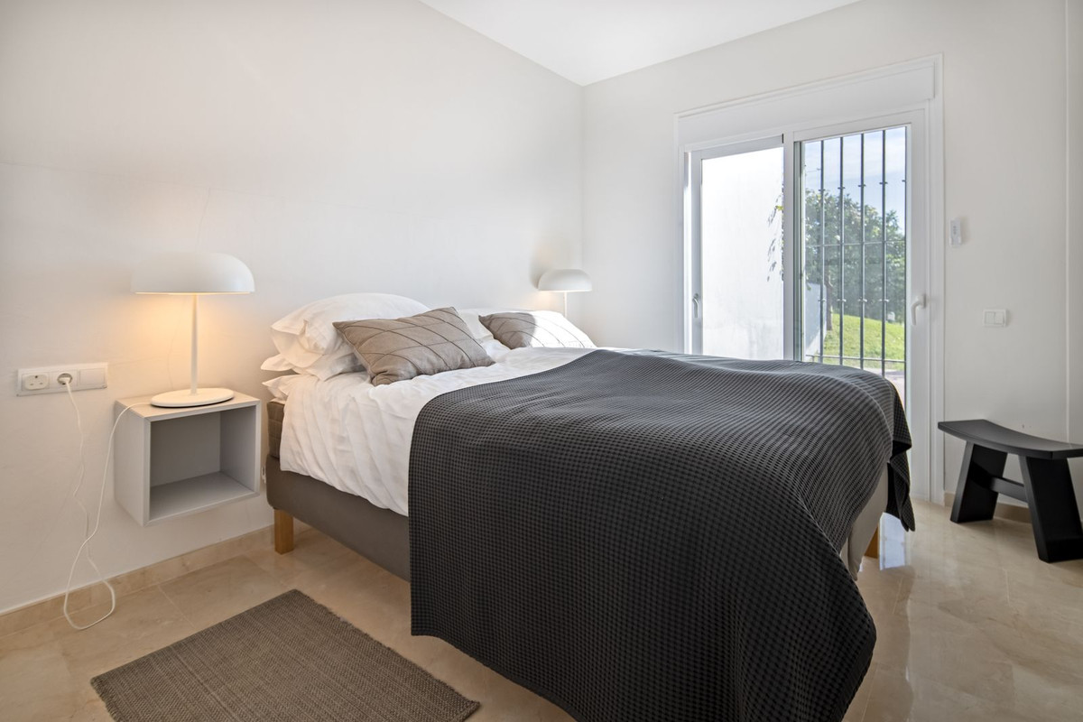 4 Bed Townhouse for sale in Nueva Andalucía Costa Del Sol, Málaga, Spain