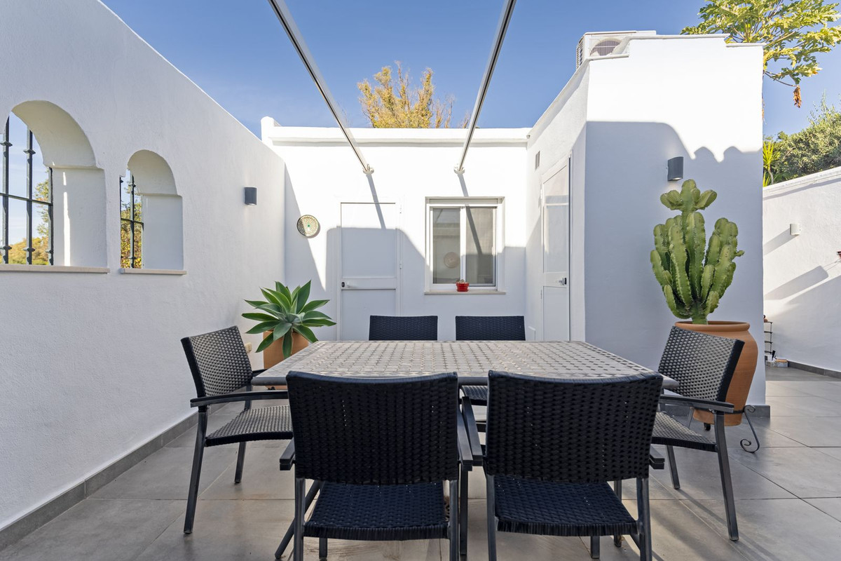 4 Bed Townhouse for sale in Nueva Andalucía Costa Del Sol, Málaga, Spain