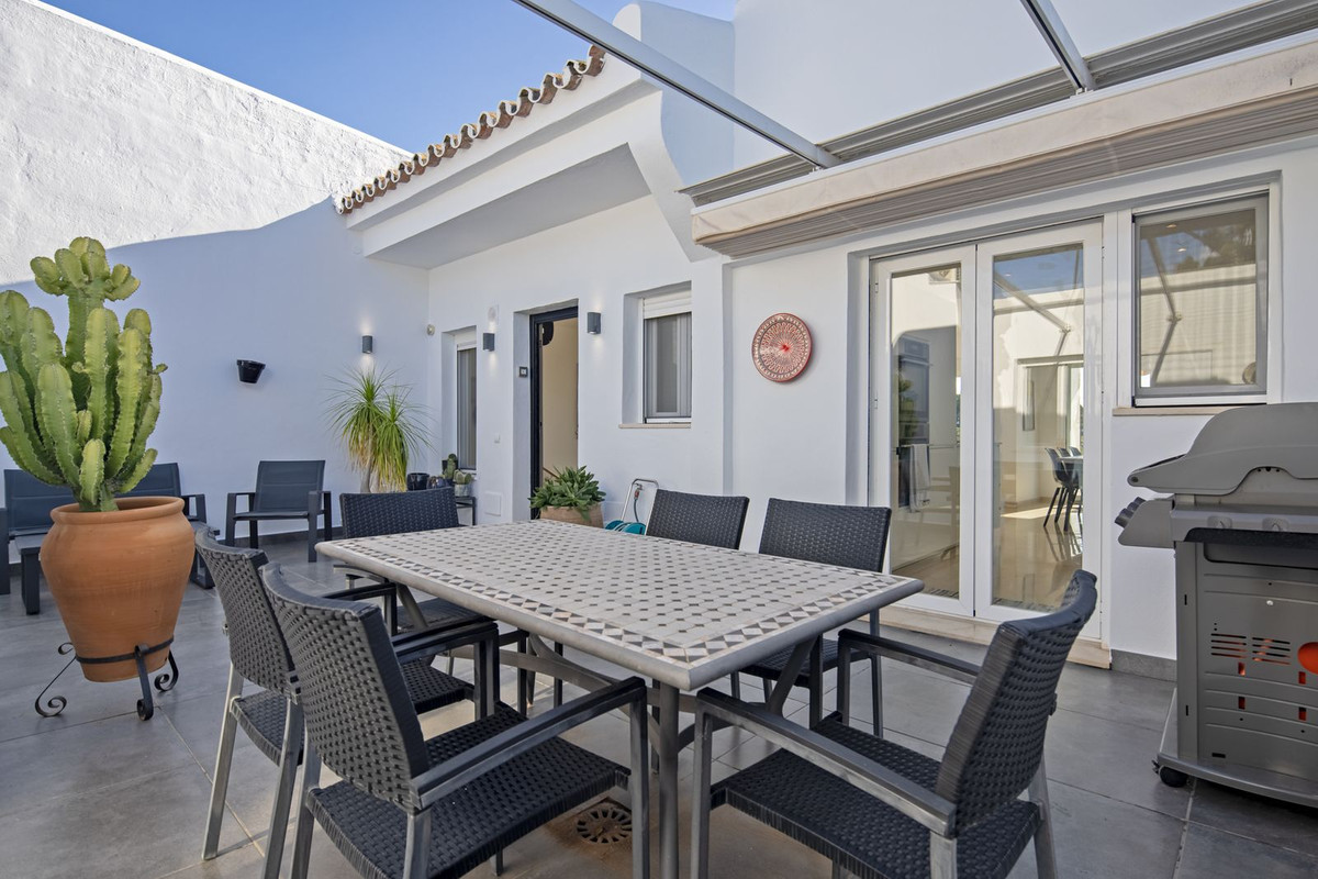 4 Bed Townhouse for sale in Nueva Andalucía Costa Del Sol, Málaga, Spain