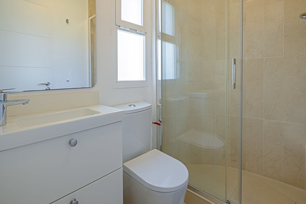 4 Bed Townhouse for sale in Nueva Andalucía Costa Del Sol, Málaga, Spain