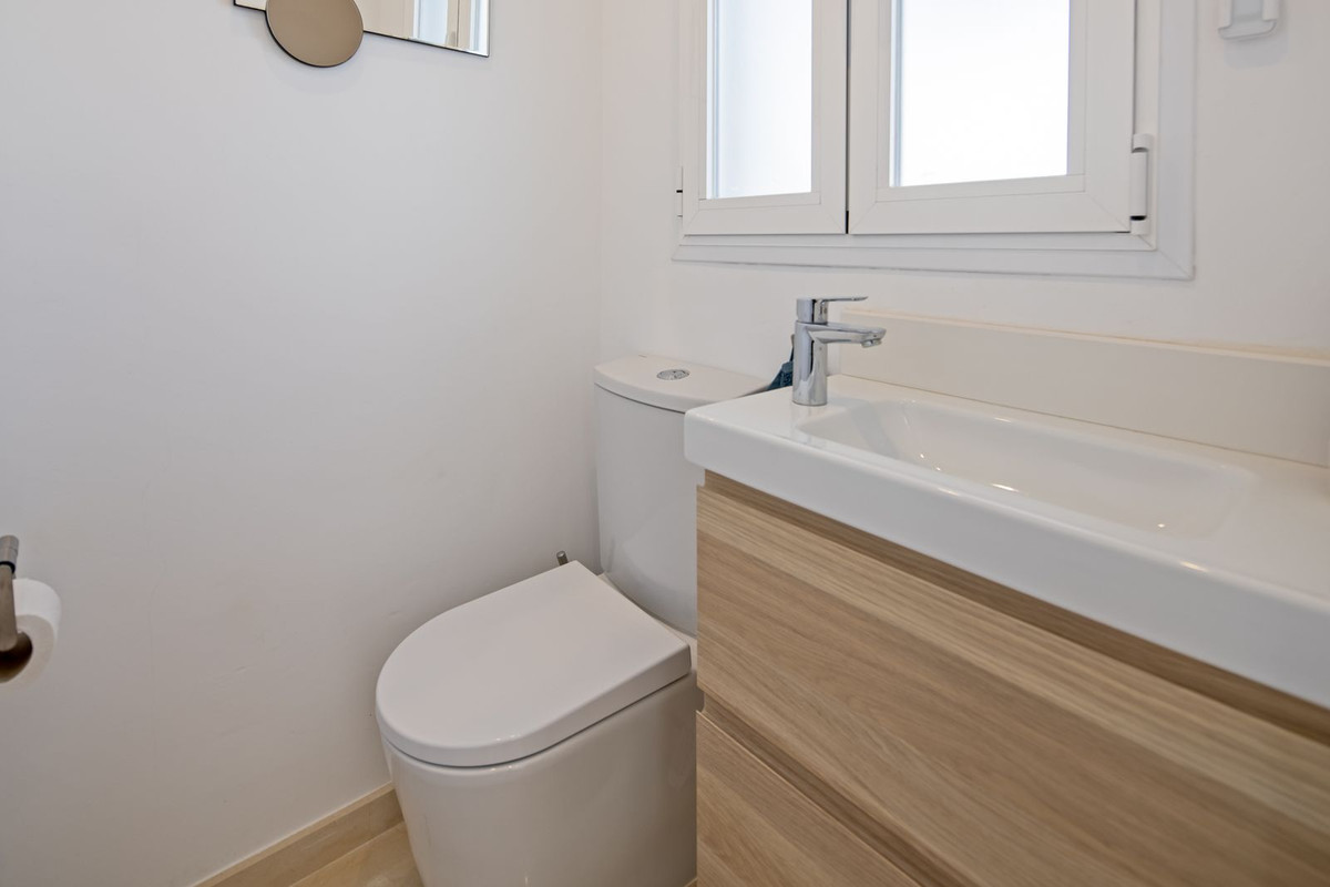 4 Bed Townhouse for sale in Nueva Andalucía Costa Del Sol, Málaga, Spain