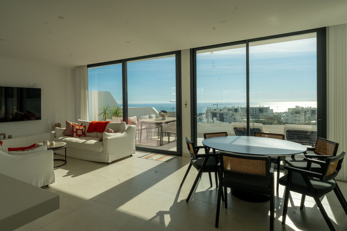 3 Bed Apartment for sale in Fuengirola Costa Del Sol, Málaga, Spain