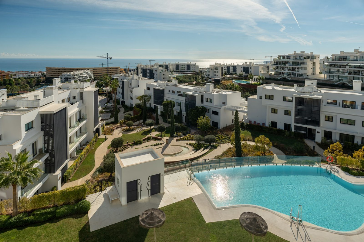 3 Bed Apartment for sale in Fuengirola Costa Del Sol, Málaga, Spain