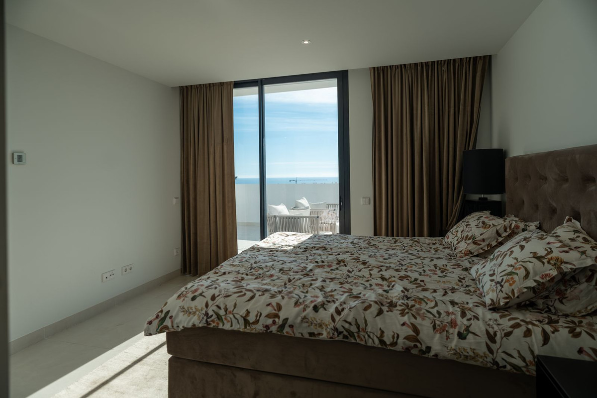 3 Bed Apartment for sale in Fuengirola Costa Del Sol, Málaga, Spain
