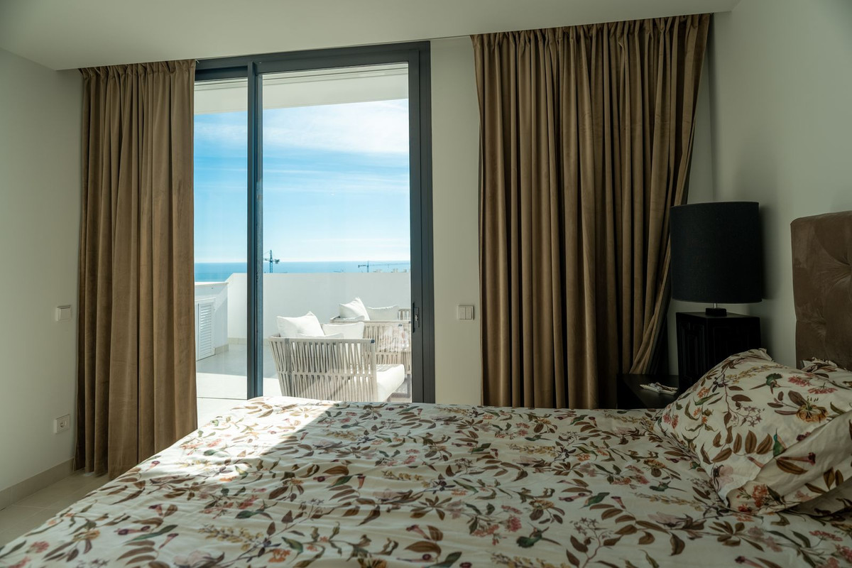 3 Bed Apartment for sale in Fuengirola Costa Del Sol, Málaga, Spain