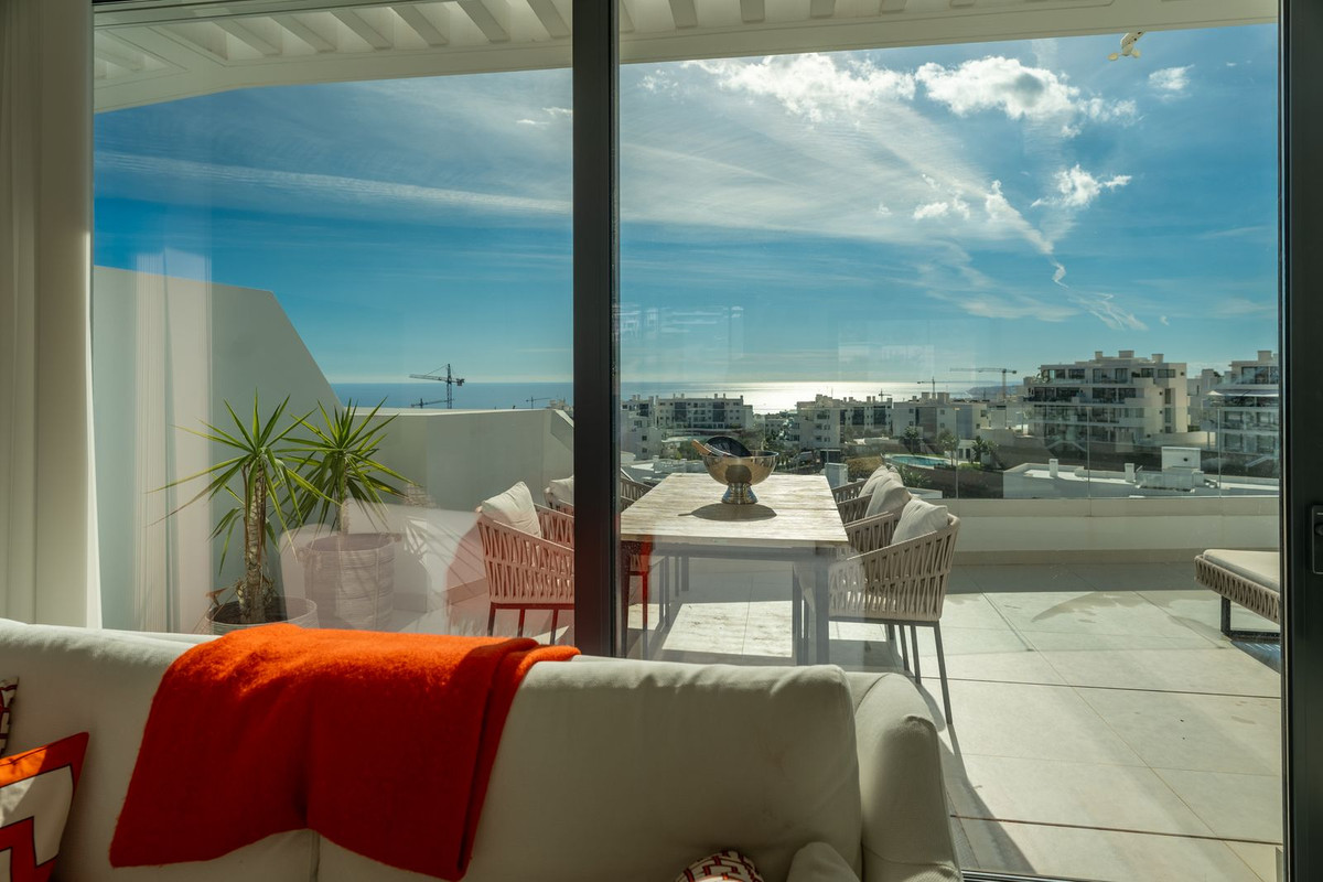 3 Bed Apartment for sale in Fuengirola Costa Del Sol, Málaga, Spain