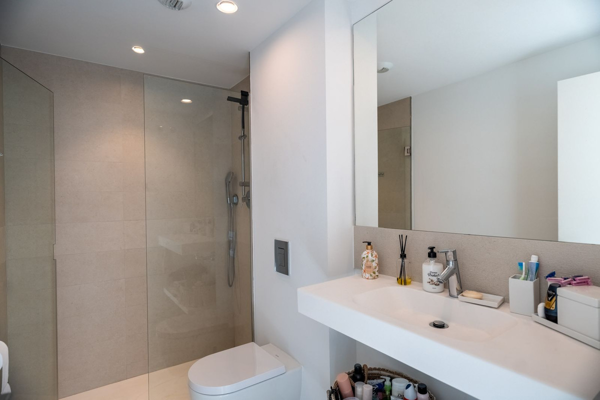 3 Bed Apartment for sale in Fuengirola Costa Del Sol, Málaga, Spain