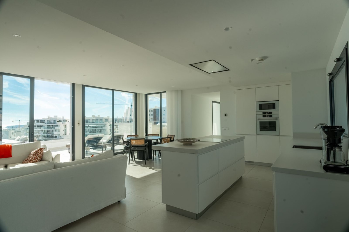 3 Bed Apartment for sale in Fuengirola Costa Del Sol, Málaga, Spain