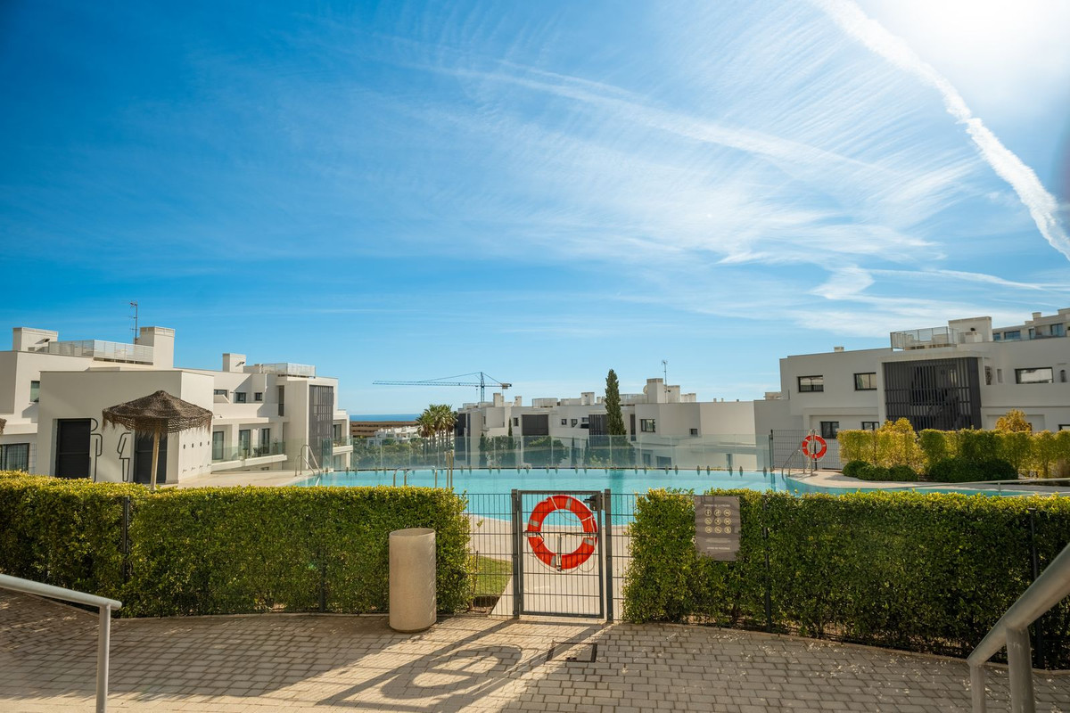 3 Bed Apartment for sale in Fuengirola Costa Del Sol, Málaga, Spain