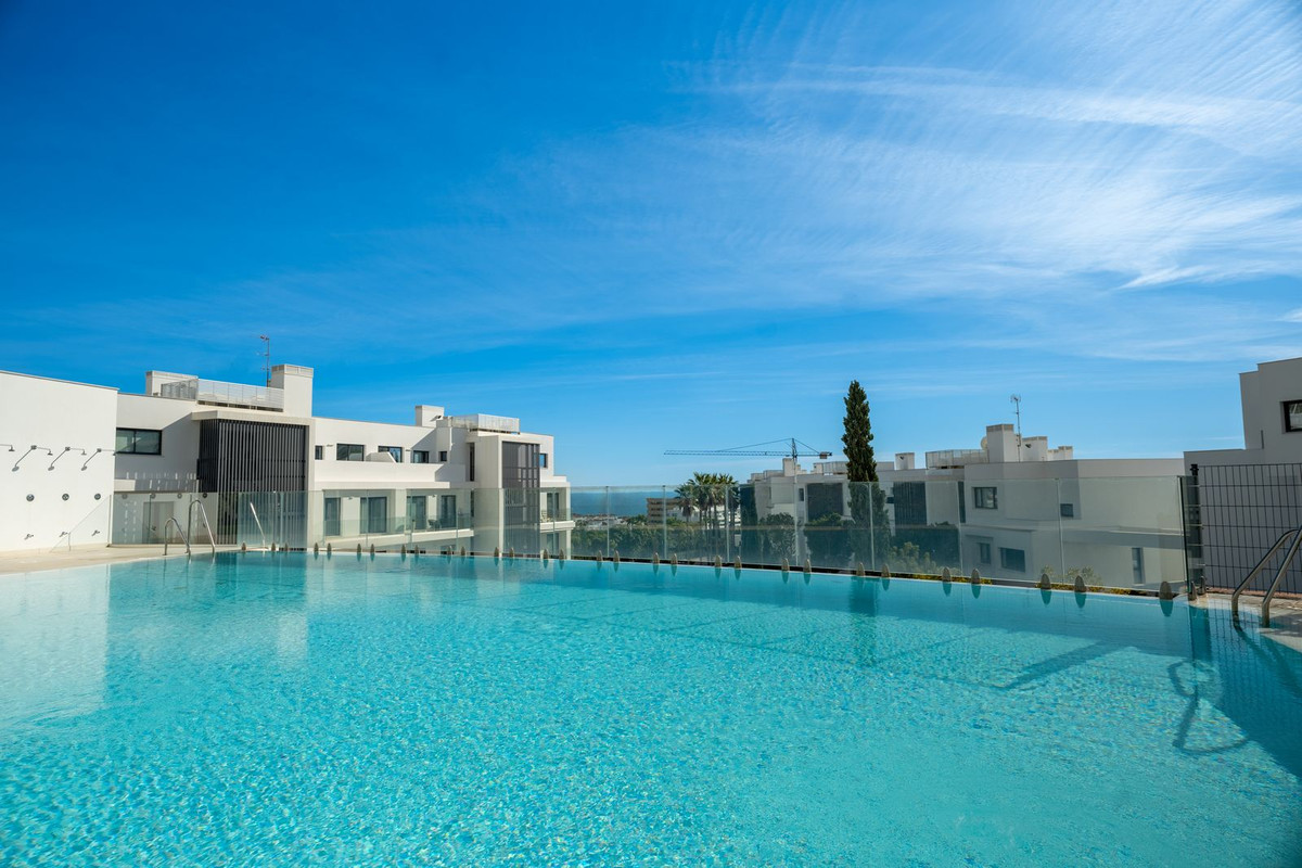 3 Bed Apartment for sale in Fuengirola Costa Del Sol, Málaga, Spain
