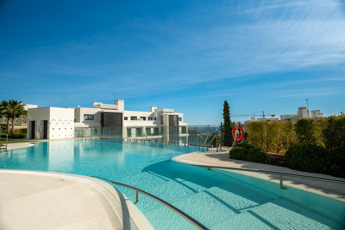 3 Bed Apartment for sale in Fuengirola Costa Del Sol, Málaga, Spain