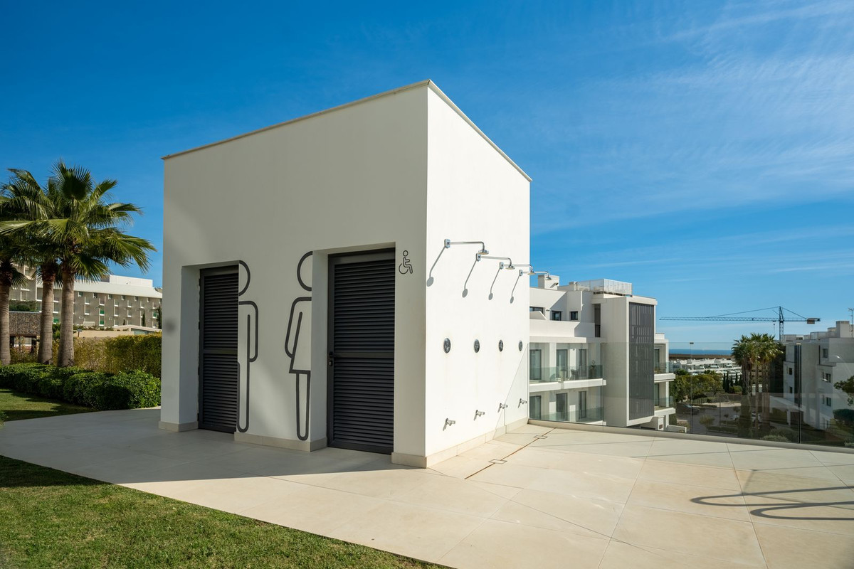 3 Bed Apartment for sale in Fuengirola Costa Del Sol, Málaga, Spain