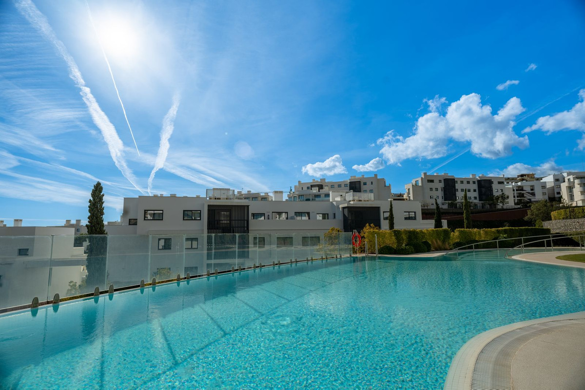 3 Bed Apartment for sale in Fuengirola Costa Del Sol, Málaga, Spain
