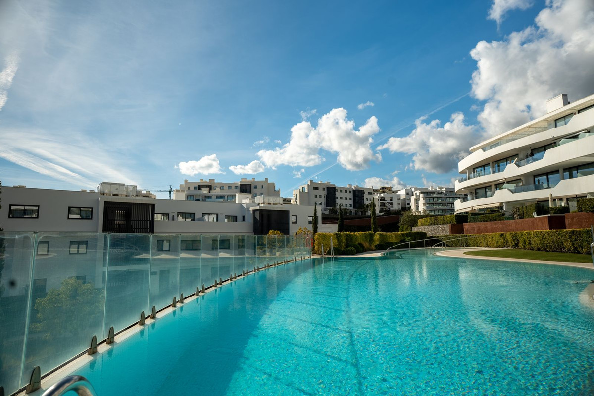 3 Bed Apartment for sale in Fuengirola Costa Del Sol, Málaga, Spain