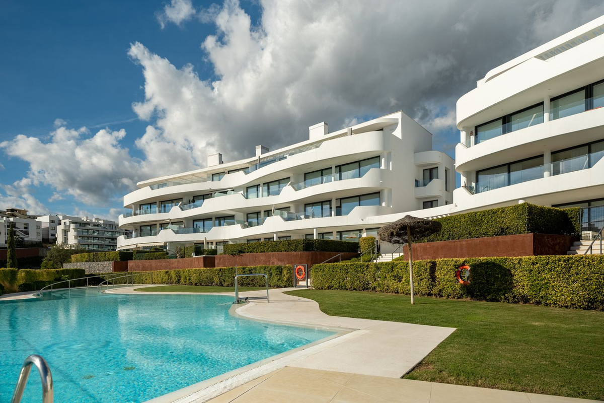 3 Bed Apartment for sale in Fuengirola Costa Del Sol, Málaga, Spain