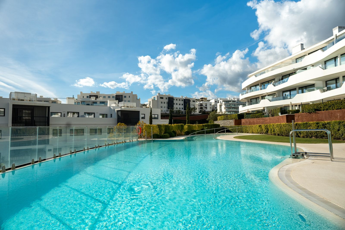 3 Bed Apartment for sale in Fuengirola Costa Del Sol, Málaga, Spain