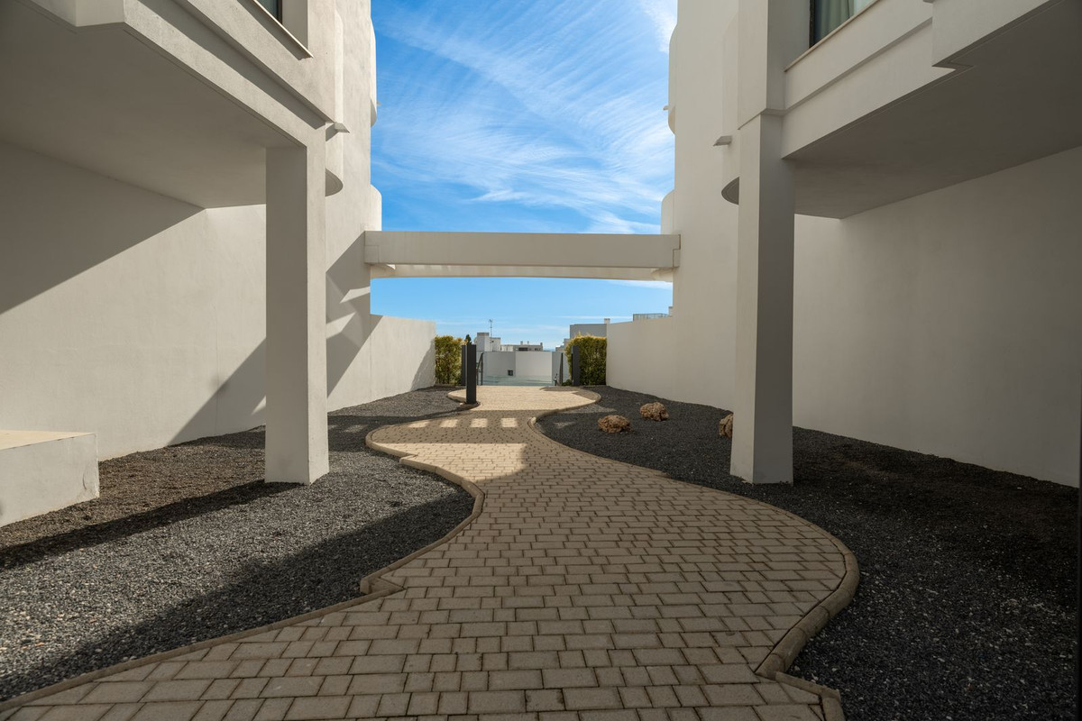 3 Bed Apartment for sale in Fuengirola Costa Del Sol, Málaga, Spain
