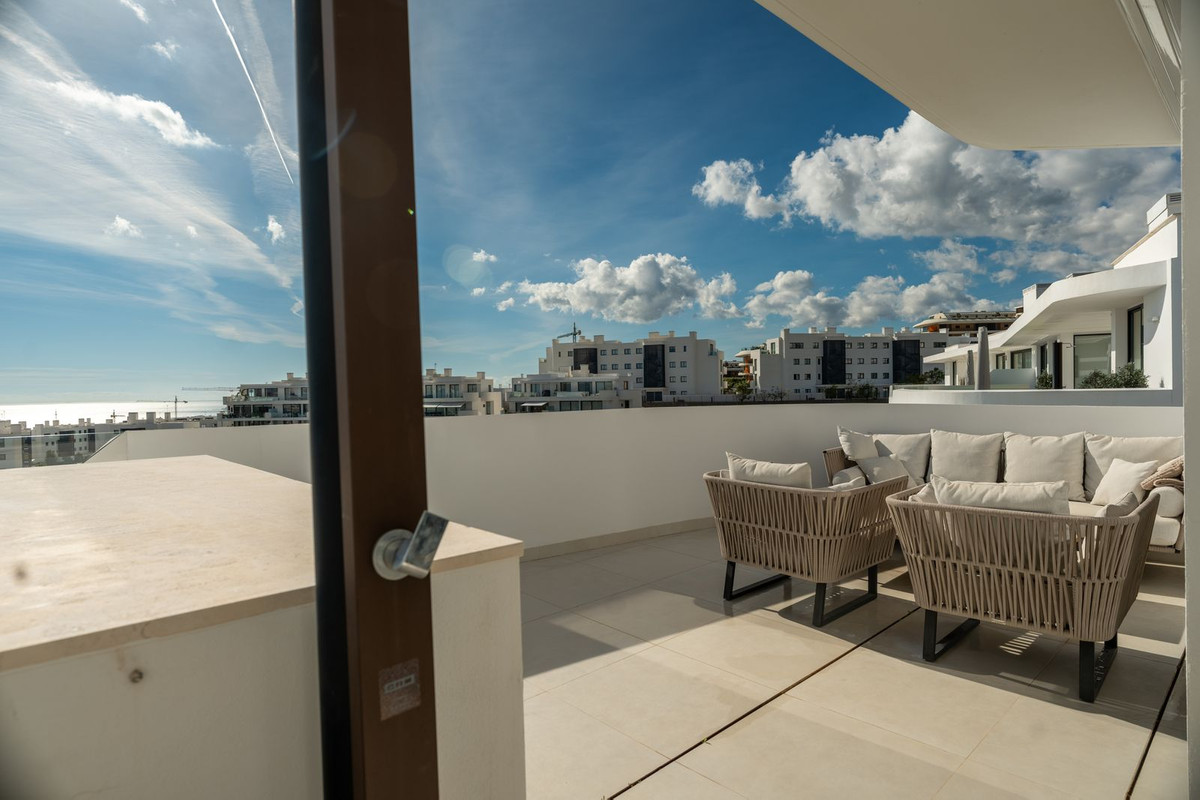 3 Bed Apartment for sale in Fuengirola Costa Del Sol, Málaga, Spain