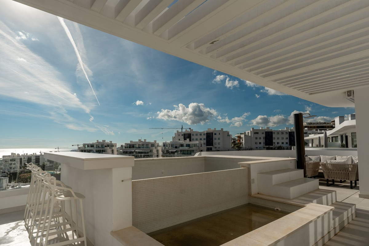 3 Bed Apartment for sale in Fuengirola Costa Del Sol, Málaga, Spain