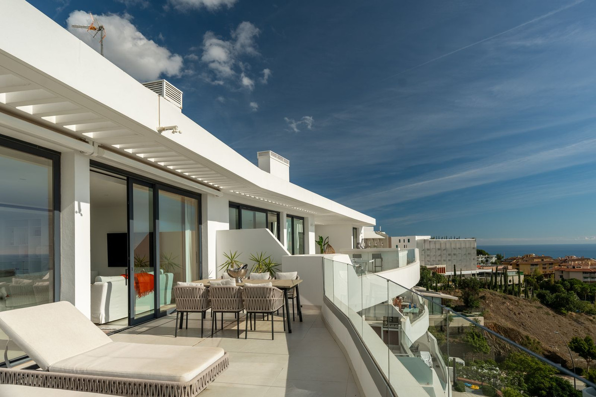 3 Bed Apartment for sale in Fuengirola Costa Del Sol, Málaga, Spain