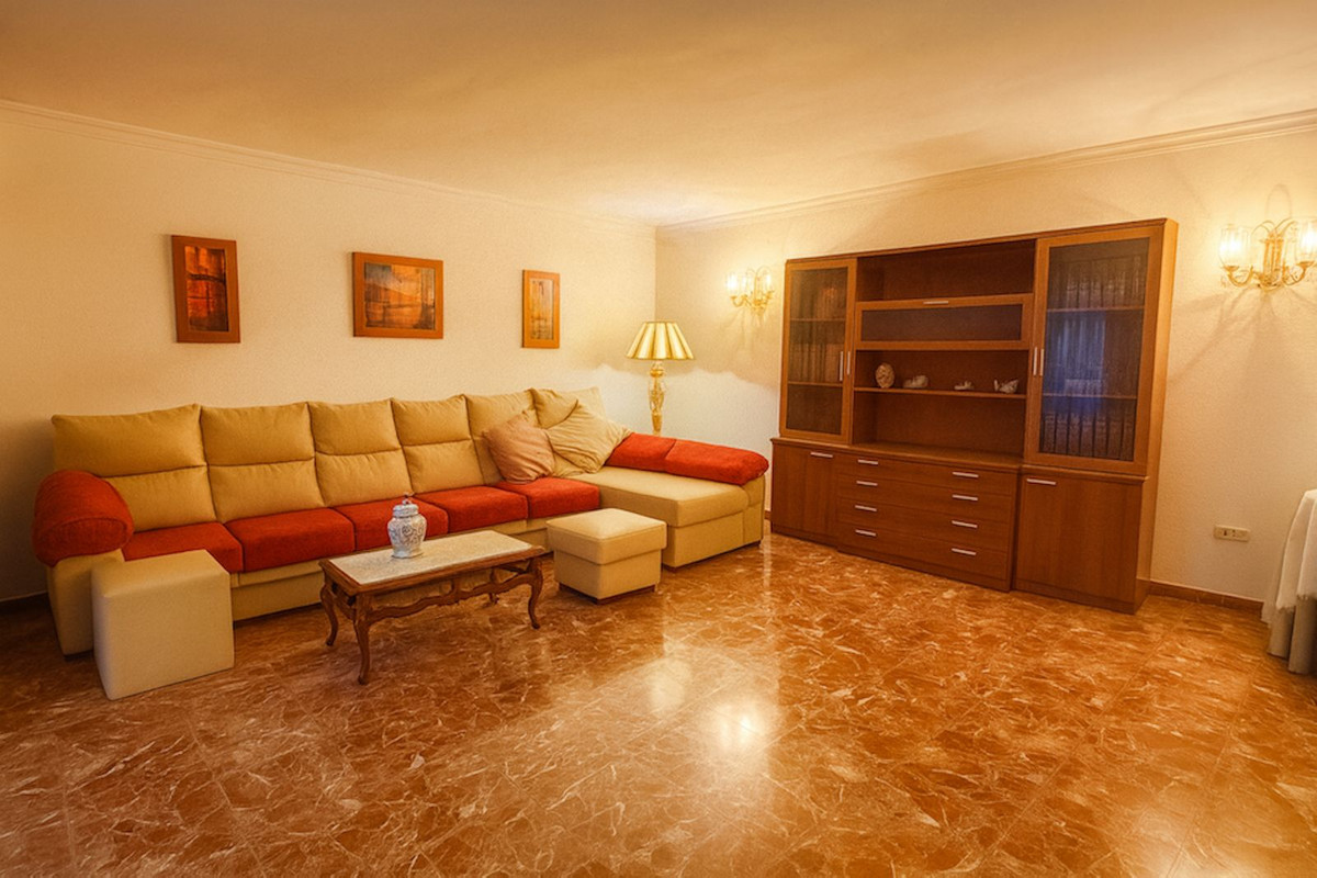 Se vende Villa - Chalet de 3 dormitorios en Costa Del Sol, Málaga, España