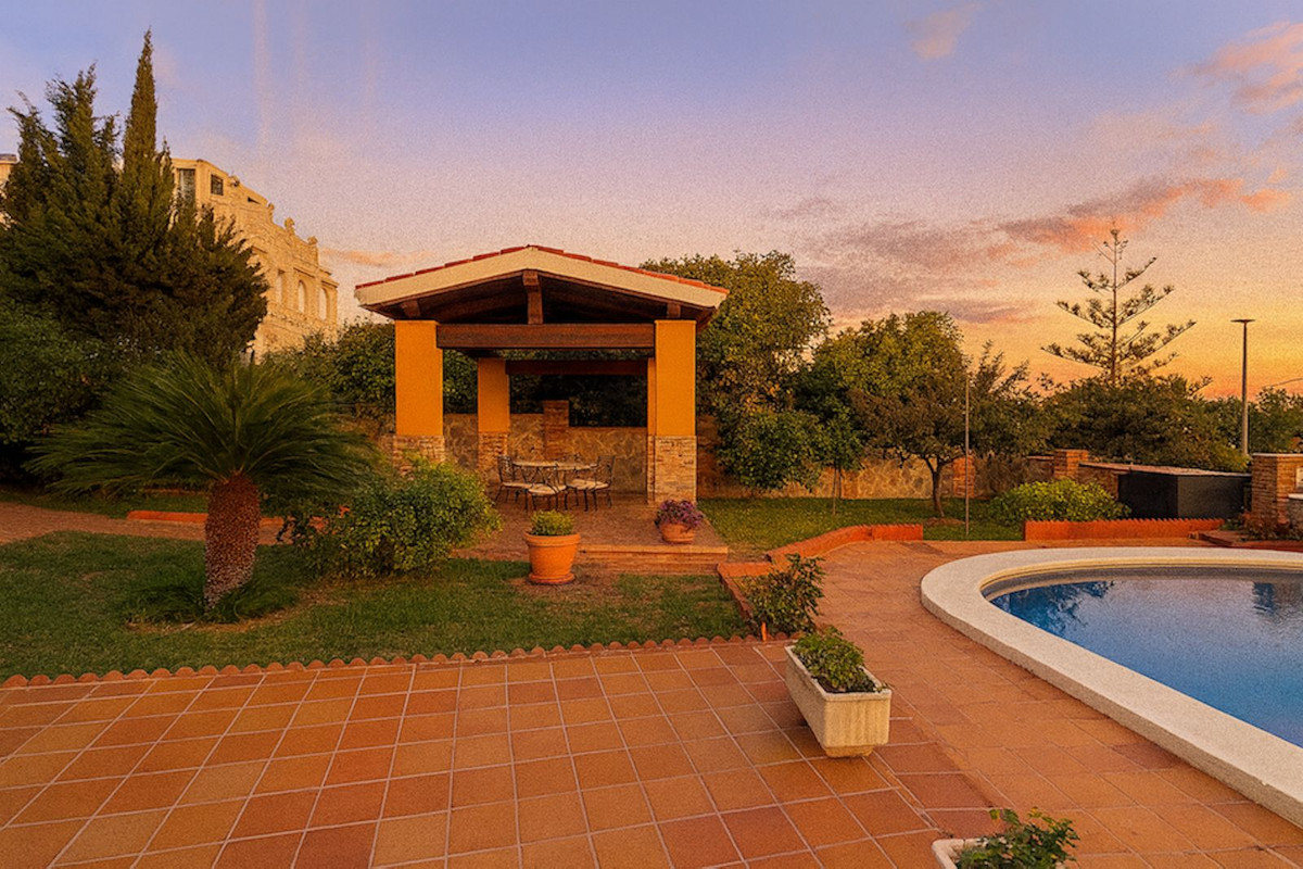 Se vende Villa - Chalet de 3 dormitorios en Costa Del Sol, Málaga, España