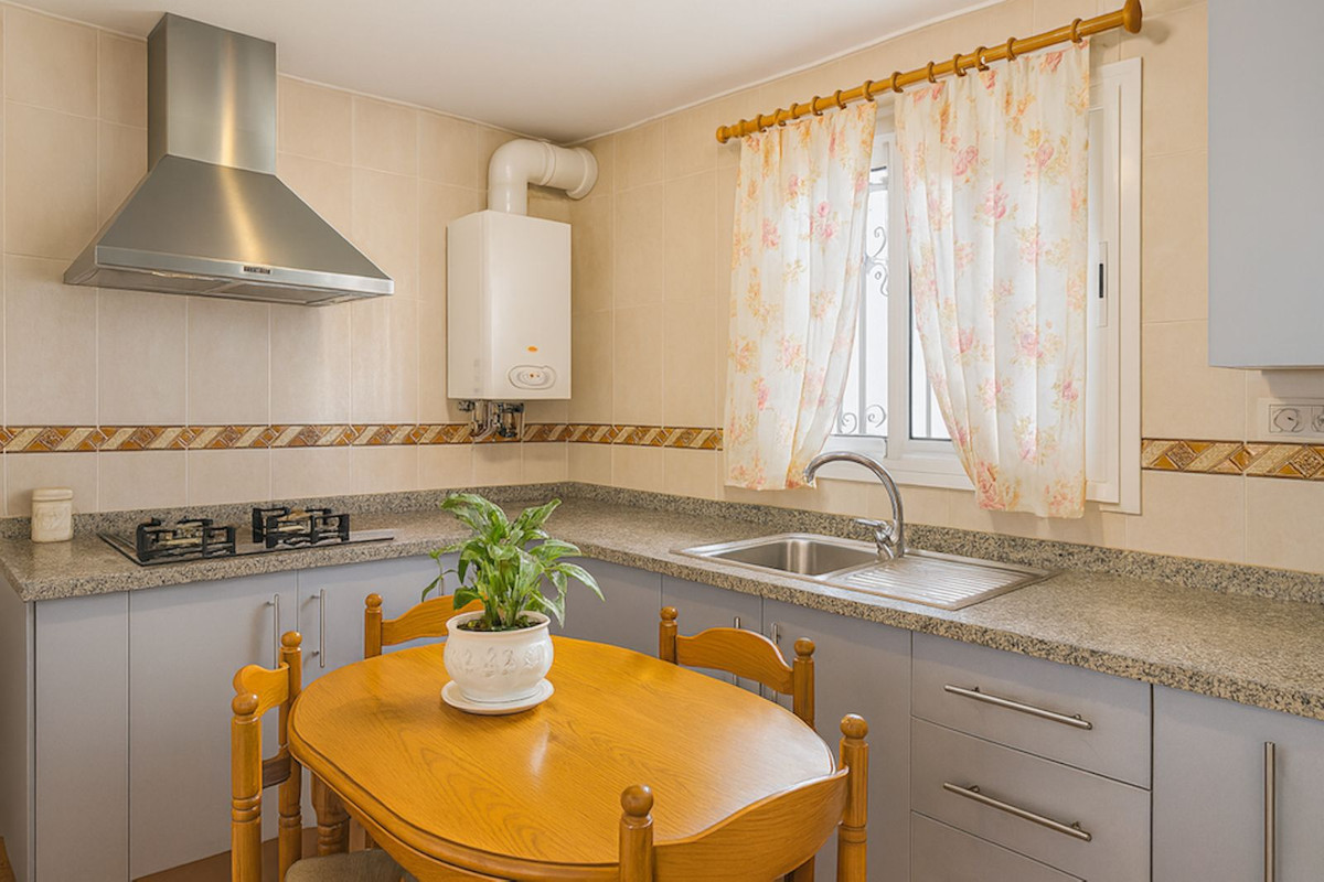 Se vende Villa - Chalet de 3 dormitorios en Costa Del Sol, Málaga, España