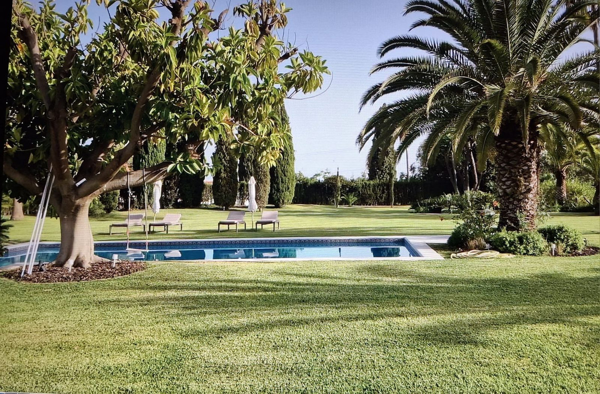 Se vende Villa - Chalet de 4 dormitorios en Costa Del Sol, Málaga, España