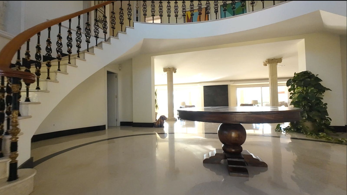 Se vende Villa - Chalet de 8 dormitorios en Costa Del Sol, Málaga, España