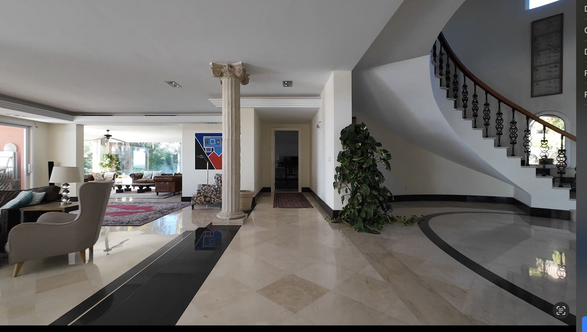 Se vende Villa - Chalet de 8 dormitorios en Costa Del Sol, Málaga, España