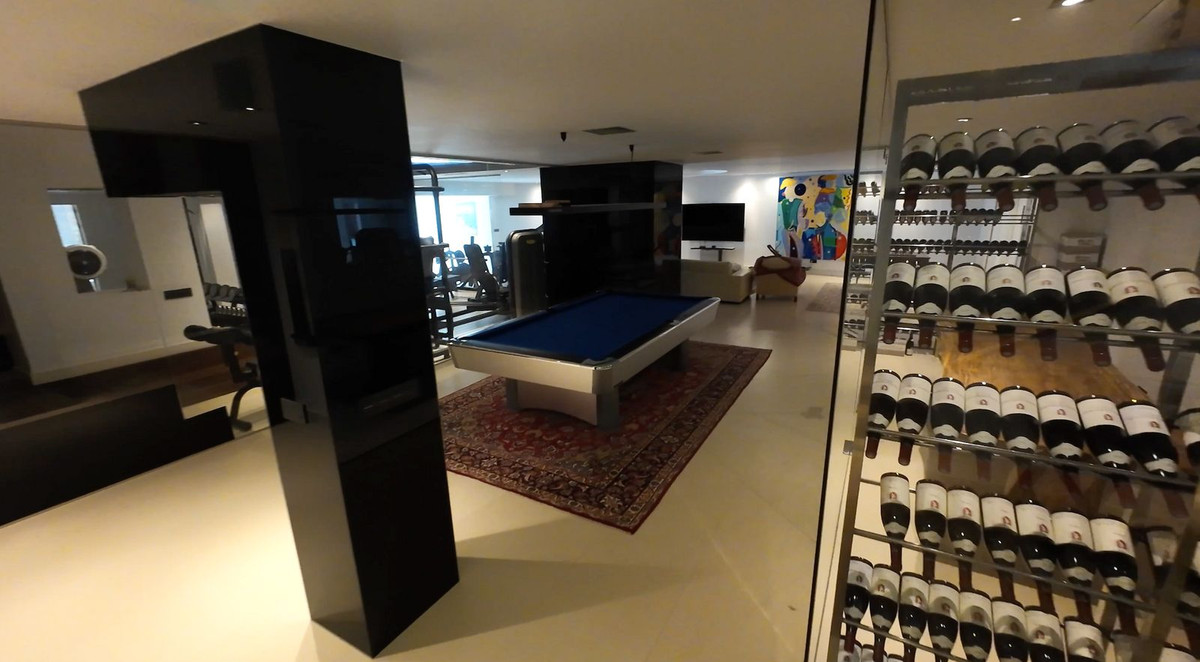 Se vende Villa - Chalet de 8 dormitorios en Costa Del Sol, Málaga, España