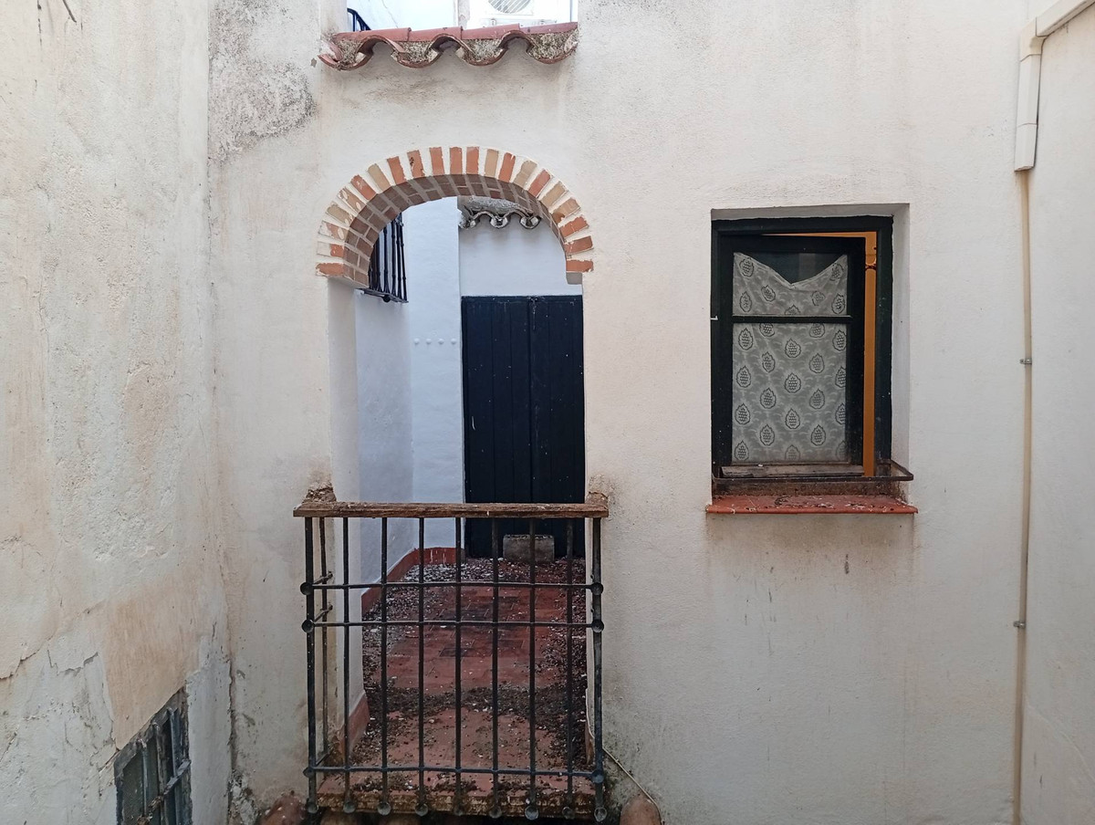 6 Bed Townhouse for sale in Ronda Costa Del Sol, Málaga, Spain
