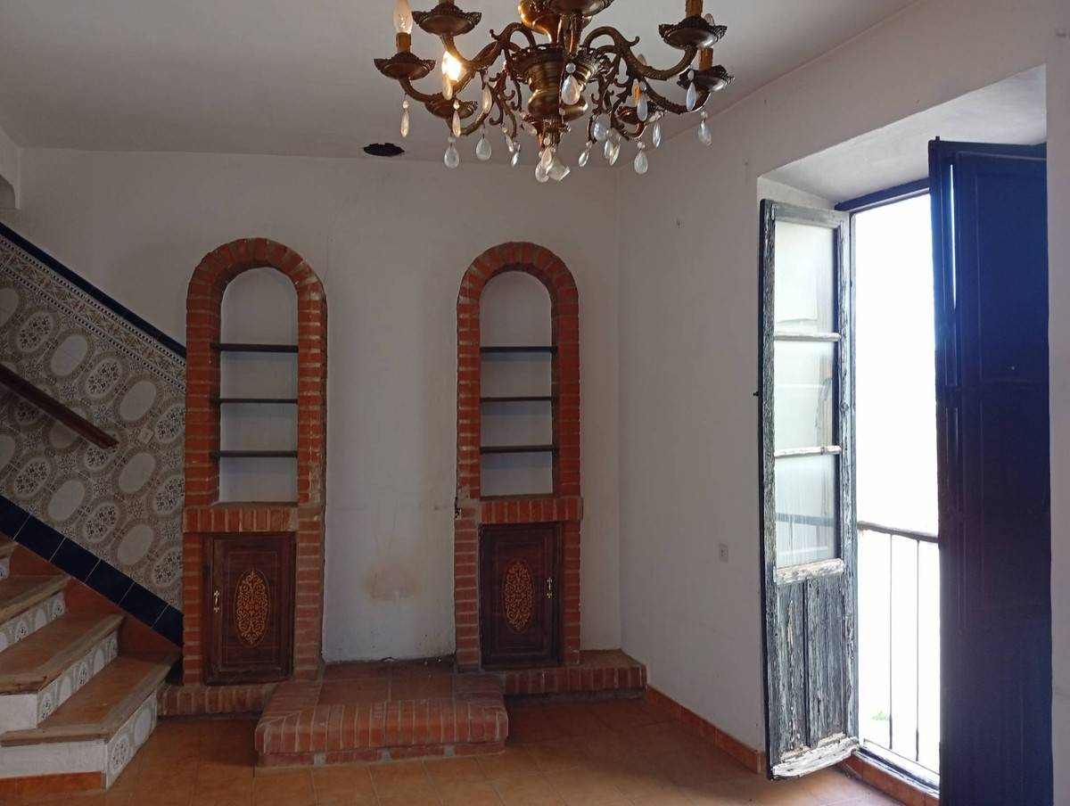 6 Bed Townhouse for sale in Ronda Costa Del Sol, Málaga, Spain