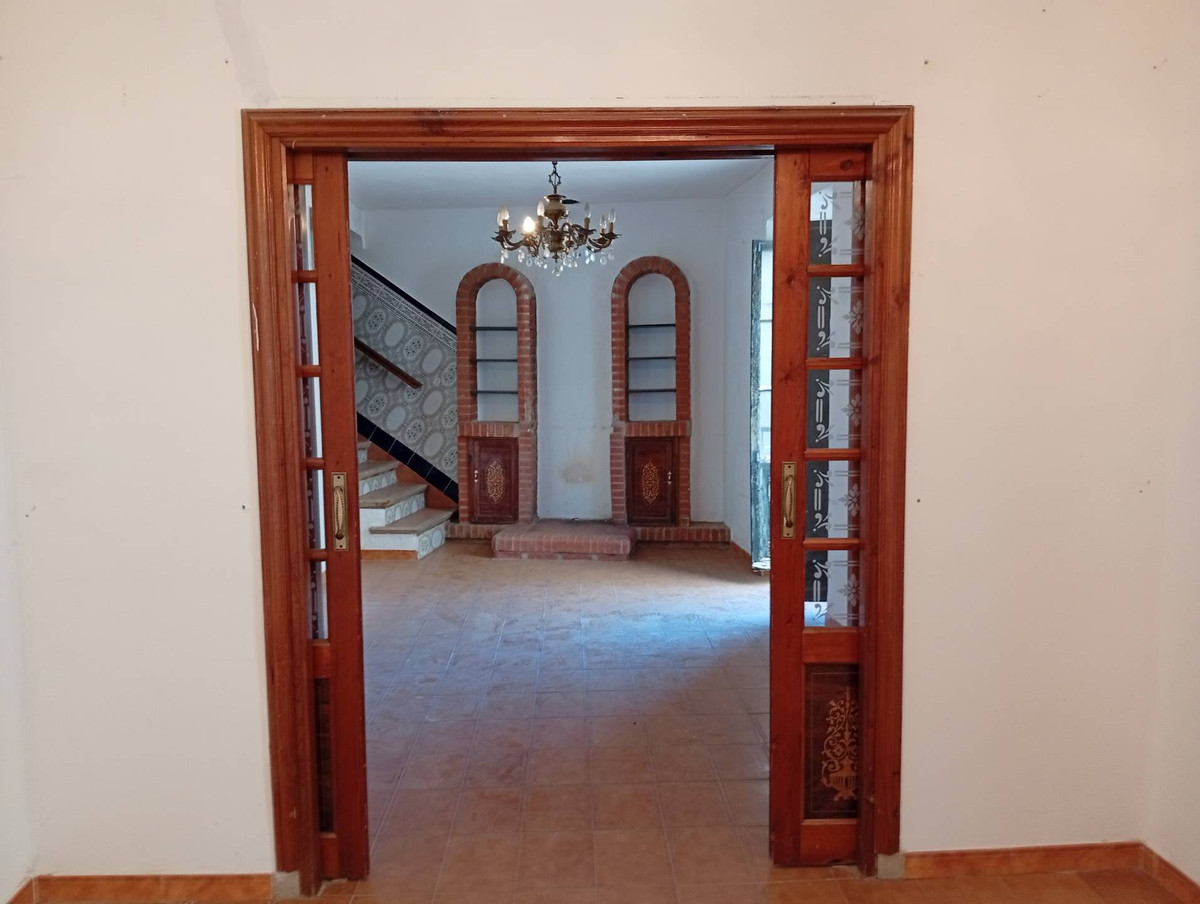 6 Bed Townhouse for sale in Ronda Costa Del Sol, Málaga, Spain