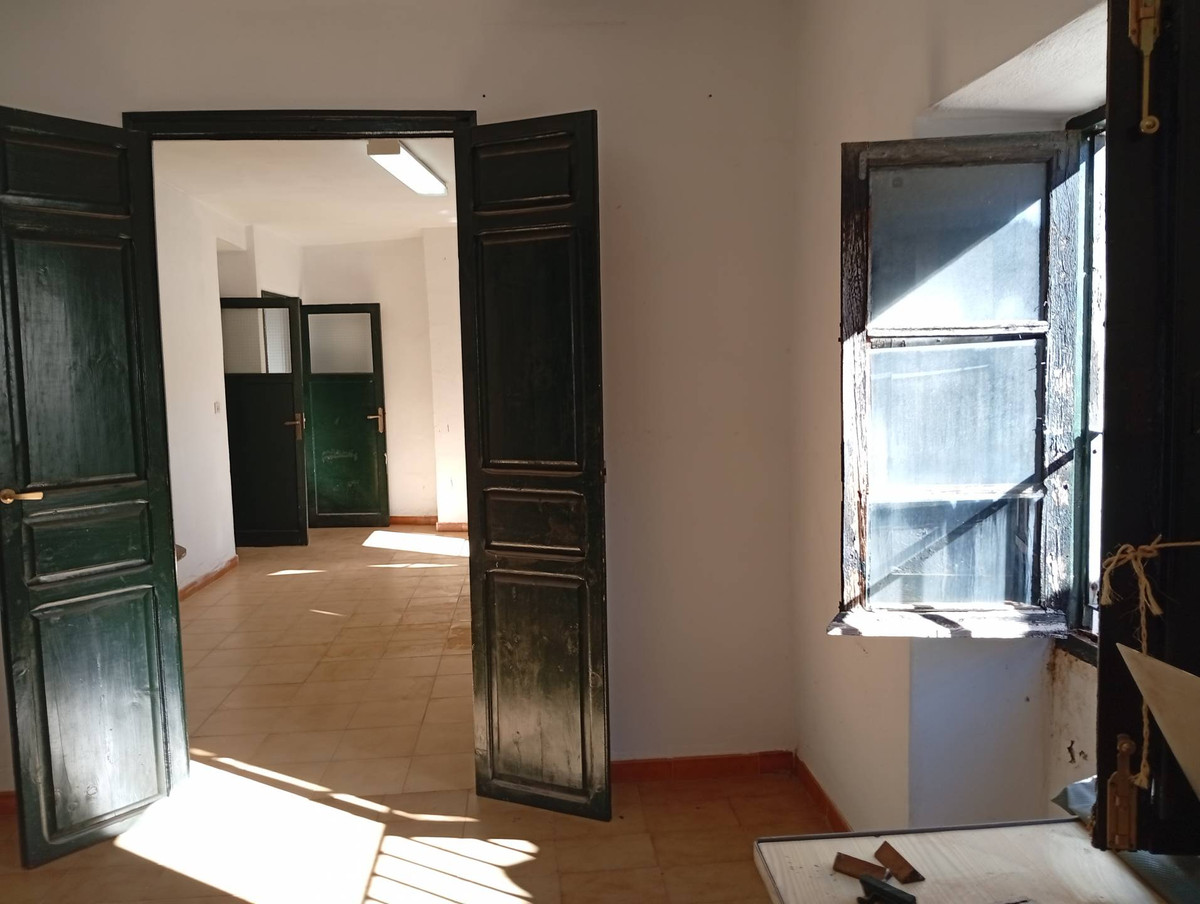 6 Bed Townhouse for sale in Ronda Costa Del Sol, Málaga, Spain