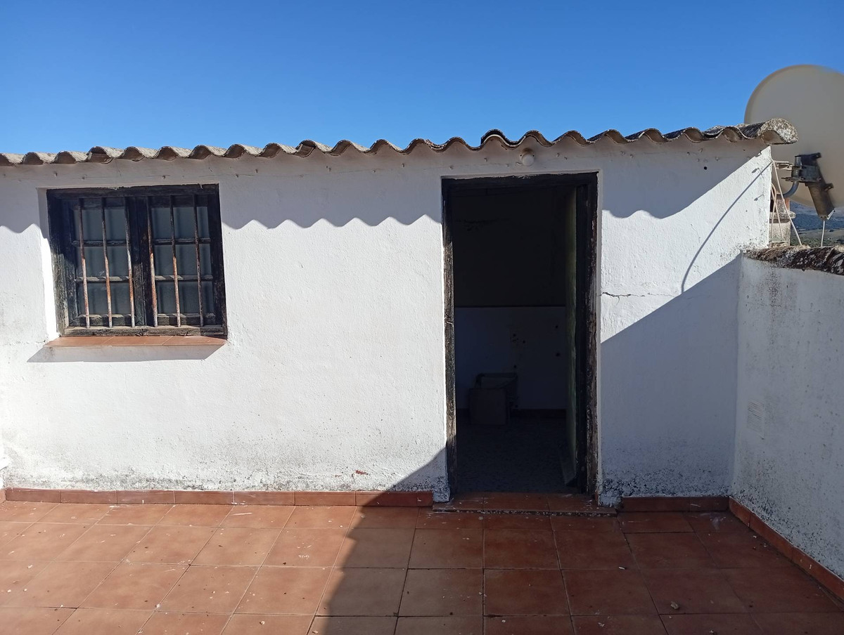 6 Bed Townhouse for sale in Ronda Costa Del Sol, Málaga, Spain