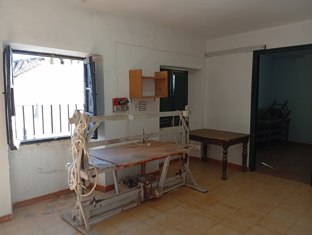 6 Bed Townhouse for sale in Ronda Costa Del Sol, Málaga, Spain