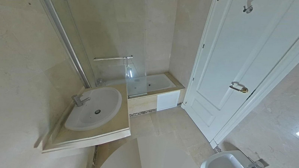 Se vende Apartamento Planta Baja de 3 dormitorios en Costa Del Sol, Málaga, España