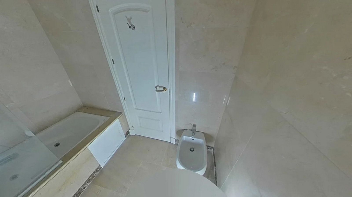 Se vende Apartamento Planta Baja de 3 dormitorios en Costa Del Sol, Málaga, España