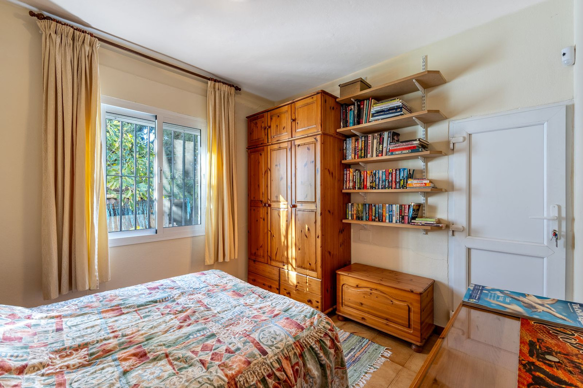 Se vende Finca - Cortijo de 2 dormitorios en Costa Del Sol, Málaga, España