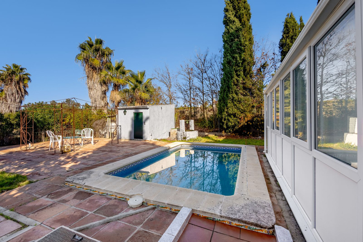 Se vende Finca - Cortijo de 2 dormitorios en Costa Del Sol, Málaga, España