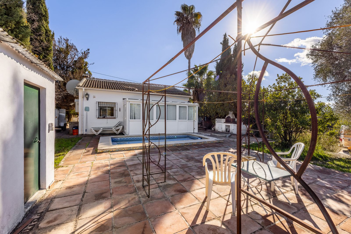 Se vende Finca - Cortijo de 2 dormitorios en Costa Del Sol, Málaga, España