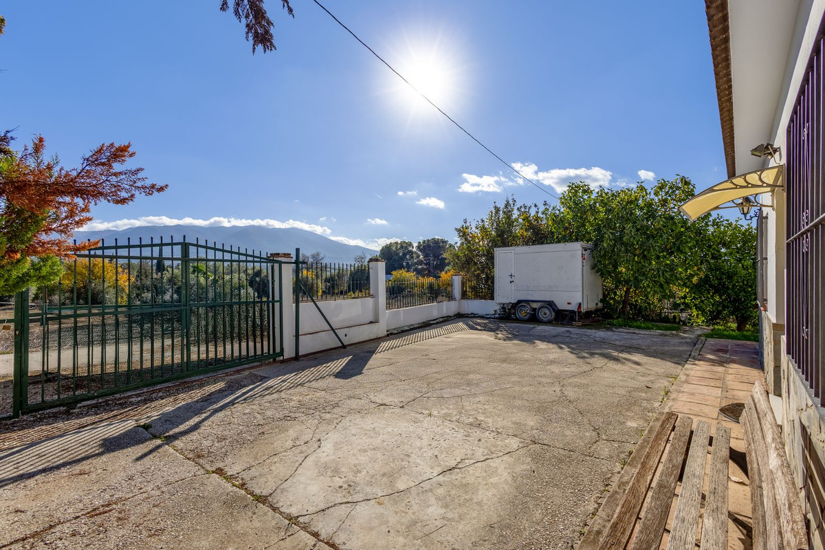 Se vende Finca - Cortijo de 2 dormitorios en Costa Del Sol, Málaga, España